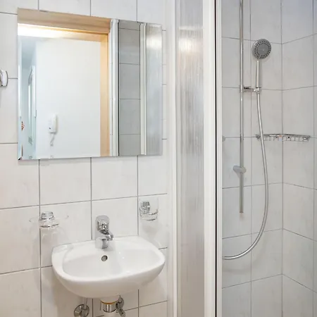 Renaissance 8-12 By Interhome שמפקס